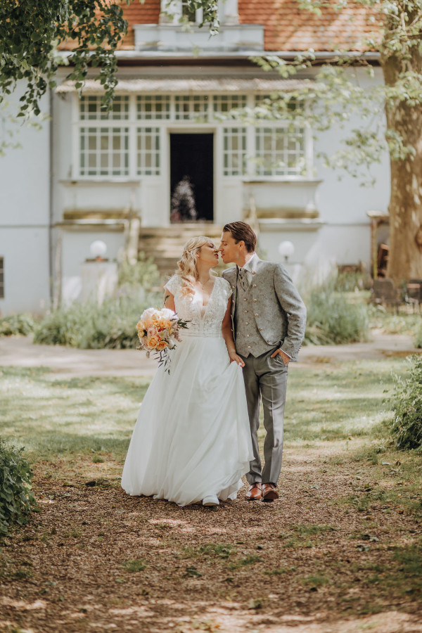 Hochzeitsplaner Berlin Brautpaar im Schlossgarten